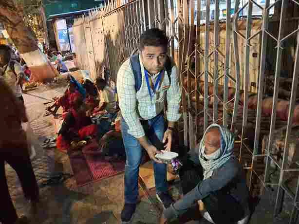 Meal Distribution outside the Hospital