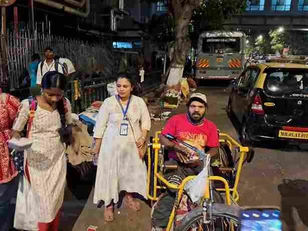 Meal Distribution outside the Hospital