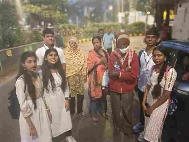 Meal Distribution outside the Hospital