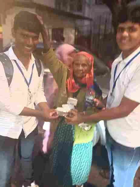 Meal Distribution outside the Hospital