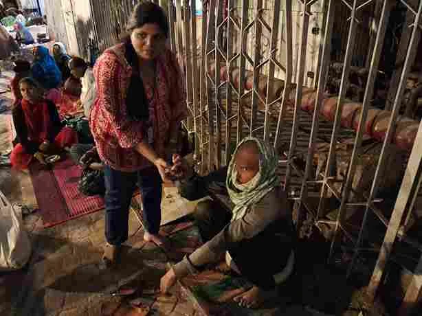 Meal Distribution outside the Hospital